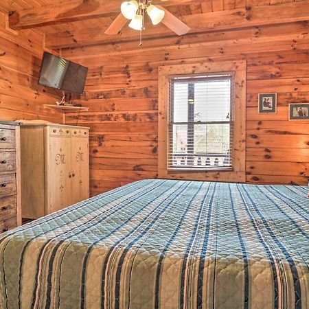 Mountain Pool Lodge Sevierville Cabin With Hot Tub พิเจนฟอร์จ ภายนอก รูปภาพ