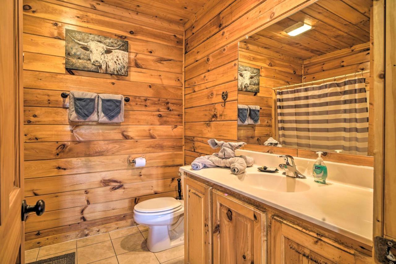 Mountain Pool Lodge Sevierville Cabin With Hot Tub พิเจนฟอร์จ ภายนอก รูปภาพ