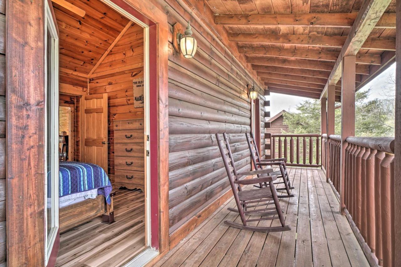 Mountain Pool Lodge Sevierville Cabin With Hot Tub พิเจนฟอร์จ ภายนอก รูปภาพ