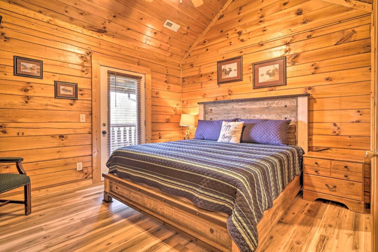 Mountain Pool Lodge Sevierville Cabin With Hot Tub พิเจนฟอร์จ ภายนอก รูปภาพ