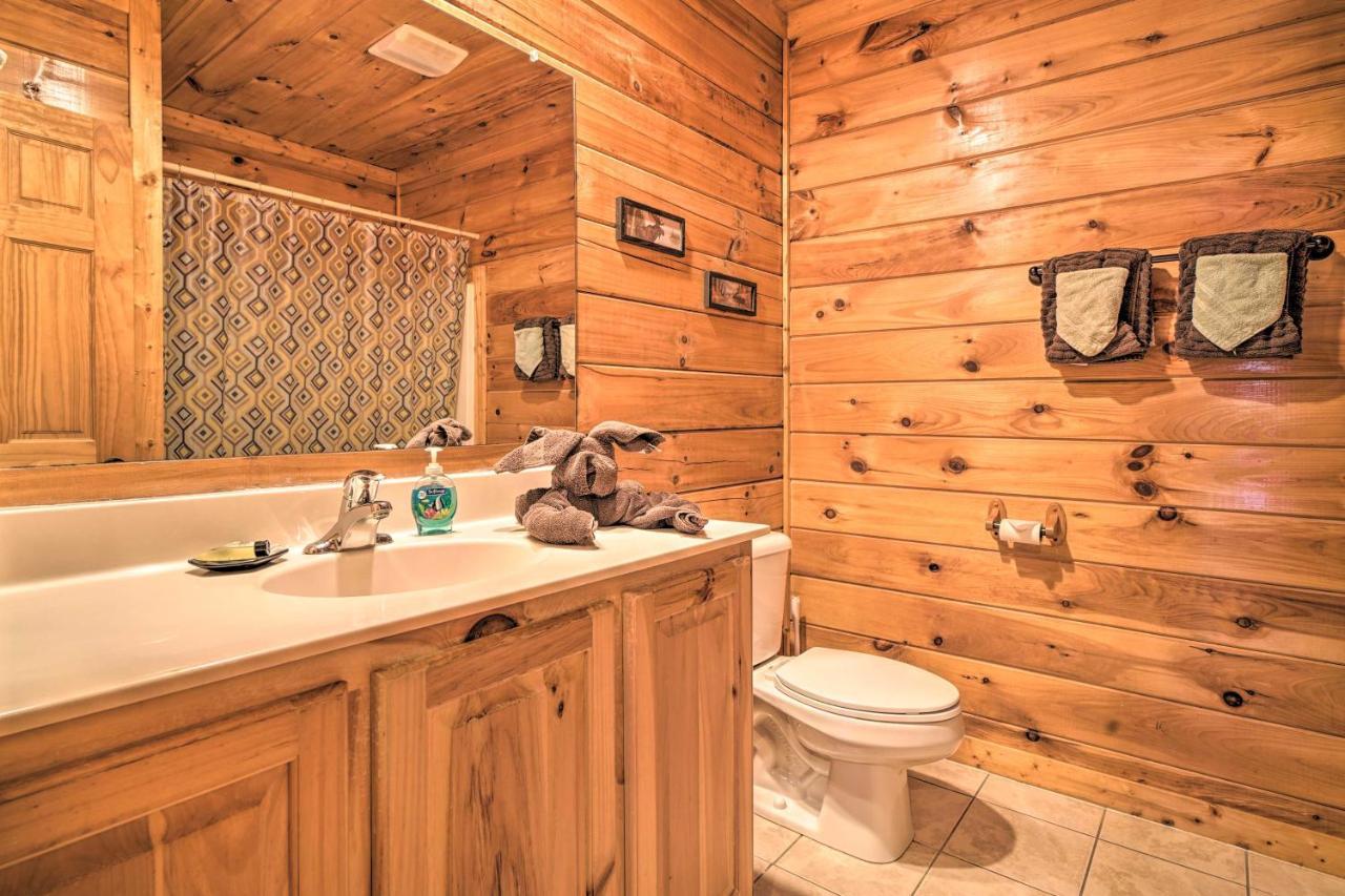 Mountain Pool Lodge Sevierville Cabin With Hot Tub พิเจนฟอร์จ ภายนอก รูปภาพ